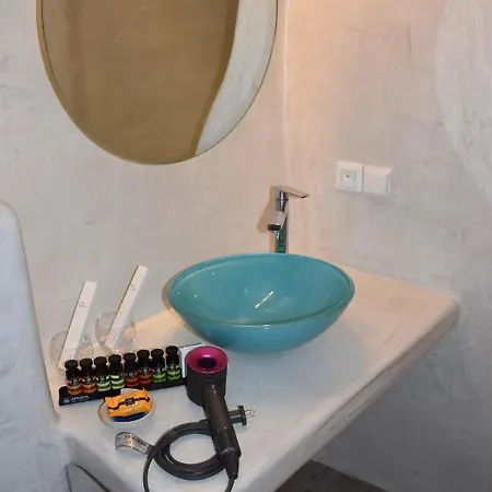 Angel Luxury Hotell 3*