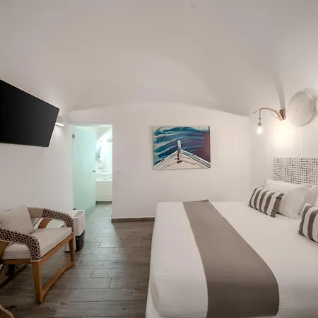 Angel Luxury 3* Fira (Santorini)