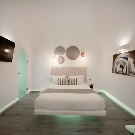 Hotel Angel Luxury Fira (Santorini)