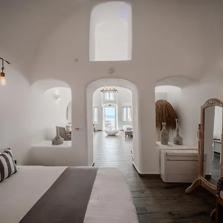Angel Luxury Hotel 3*