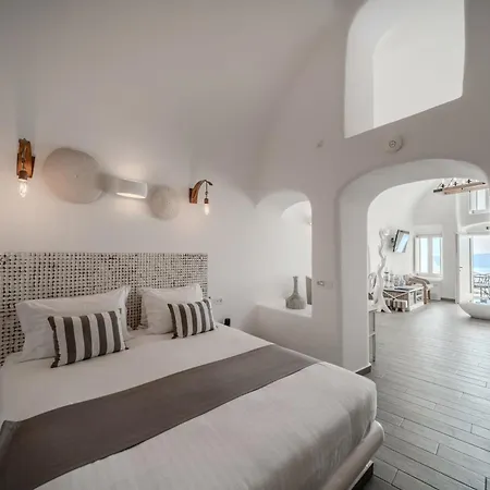 Angel Luxury Hotel 3*