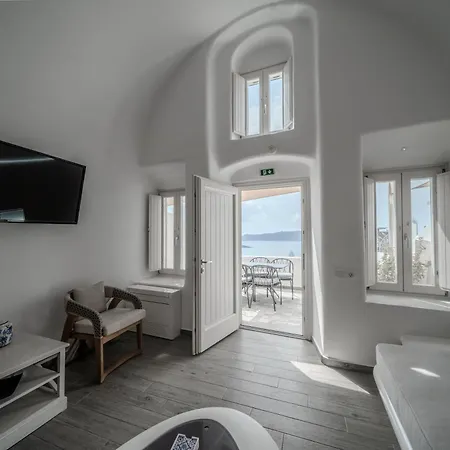 Angel Luxury 3* Fira (Santorini)