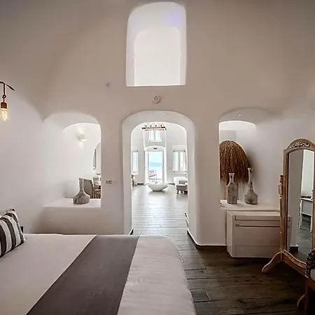 Angel Luxury Hotel 3*