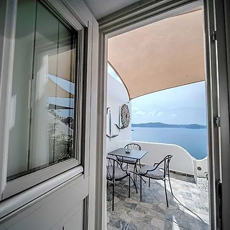 Angel Luxury 3* Fira (Santorini)