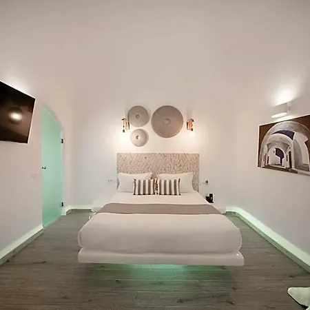 Hotel Angel Luxury Fira (Santorini)