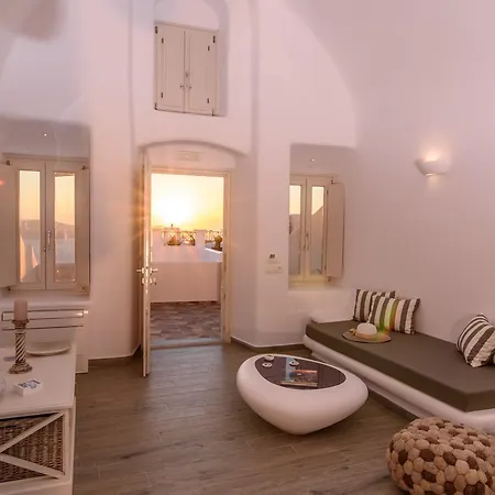 Angel Luxury 3* Fira (Santorini)