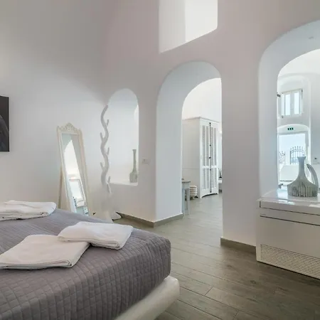 Angel Luxury Fira (Santorini)