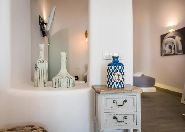 Angel Luxury 3* Fira (Santorini)