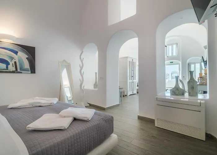 Angel Luxury Fira (Santorini)