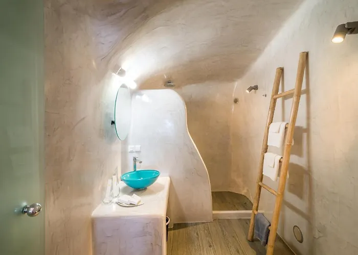 Angel Luxury Fira (Santorini)