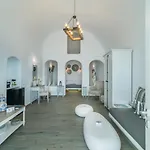 Angel Luxury 3* Fira (Santorini)