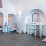 Angel Luxury 3* Fira (Santorini)