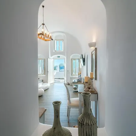 Angel Luxury Hotel 3*