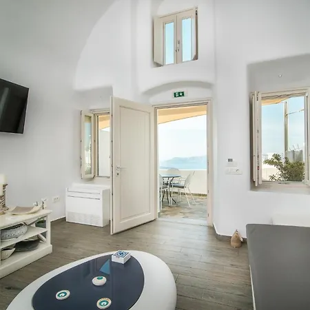 Angel Luxury 3* Fira (Santorini)