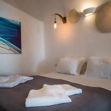 Angel Luxury 3* Fira (Santorini)