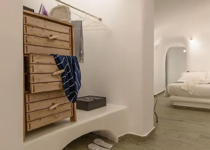 Angel Luxury 3* Fira (Santorini)